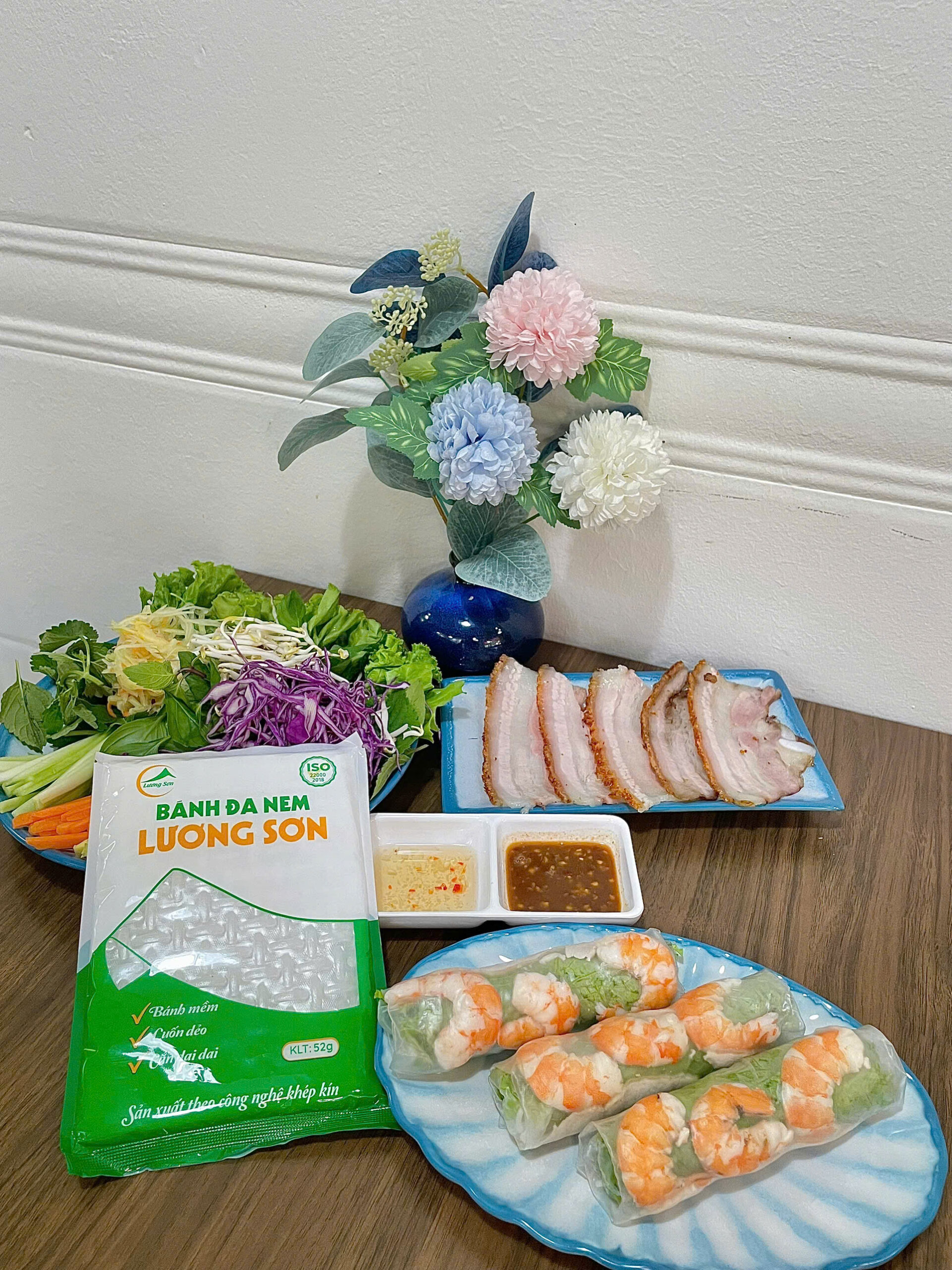 Bánh đa nem xanh cuốn gỏi